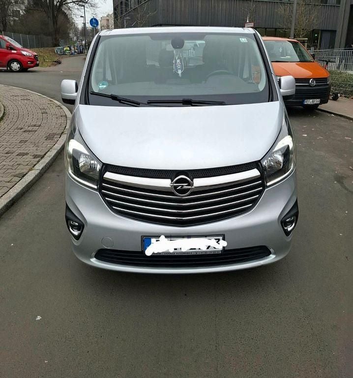 Usata Opel Vivaro 125 CV (91 kW) 2017 Argento Monovolume