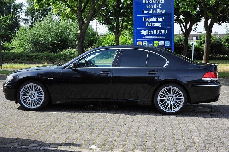 Gebraucht BMW 740 306 PS (225 kW) 2007 Schwarz Limousine
