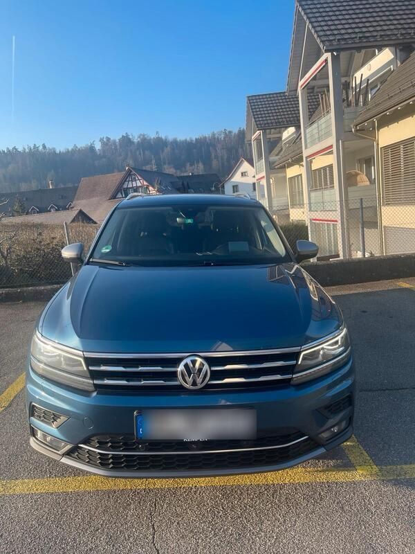 Blau Gebraucht 2020 VW Tiguan Allspace Highline SUV | 29.000 € (Fairer Preis) - Bild 1/4