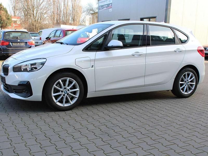 Gebraucht BMW 225 Advantage 136 PS (100 kW) 2018 Mineralweiss metallic Van / Kleinbus