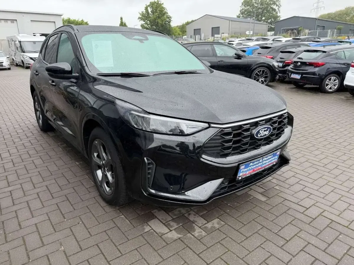 Gebraucht Ford Kuga ST-Line X 179 PS (131 kW) 2025 Agate black SUV