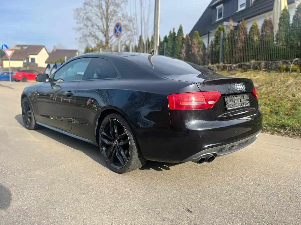 Second-hand Audi A5 S-Line 190 CP (139 kW) 2011 Negru Coupe
