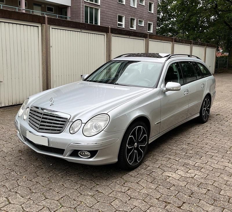 Gebraucht Mercedes E500 Elegance 387 PS (284 kW) 2006 Silber Kombi