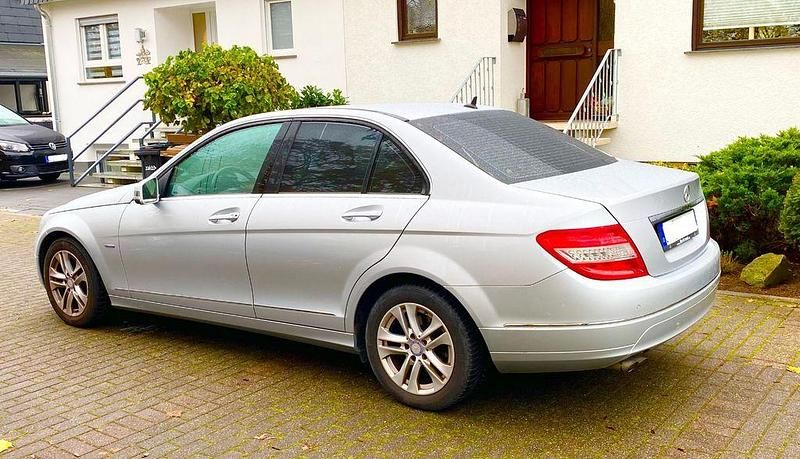 Gebraucht Mercedes C200 136 PS (100 kW) 2010 Silber Limousine