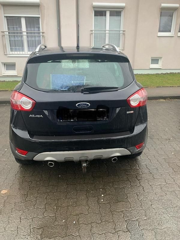 Gebraucht Ford Kuga 140 PS (102 kW) 2010 Schwarz SUV
