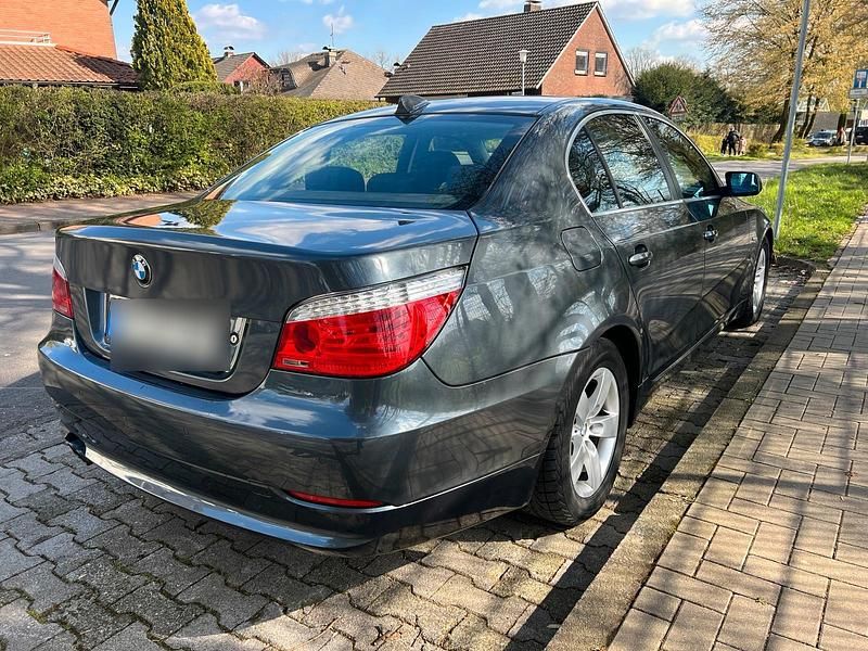 Gebraucht BMW 525 218 PS (160 kW) 2008 Grau Limousine