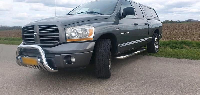 Gebraucht Dodge Ram 345 PS (253 kW) 2006 Grau Pickup