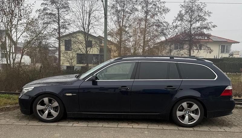 Gebraucht BMW 525 197 PS (144 kW) 2009 Blau Kombi