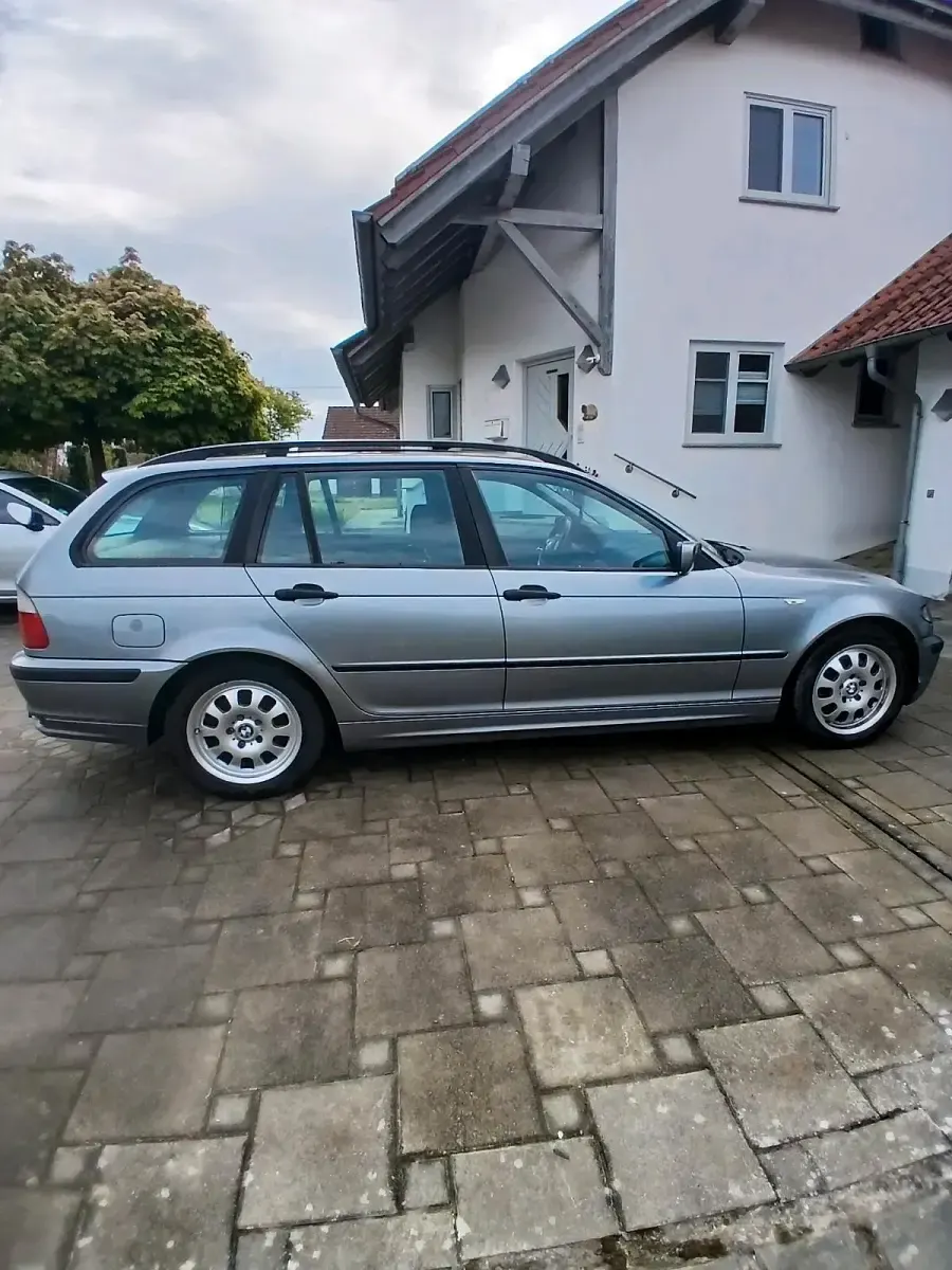 Gebraucht BMW 320 150 PS (110 kW) 2003 Silber Kombi