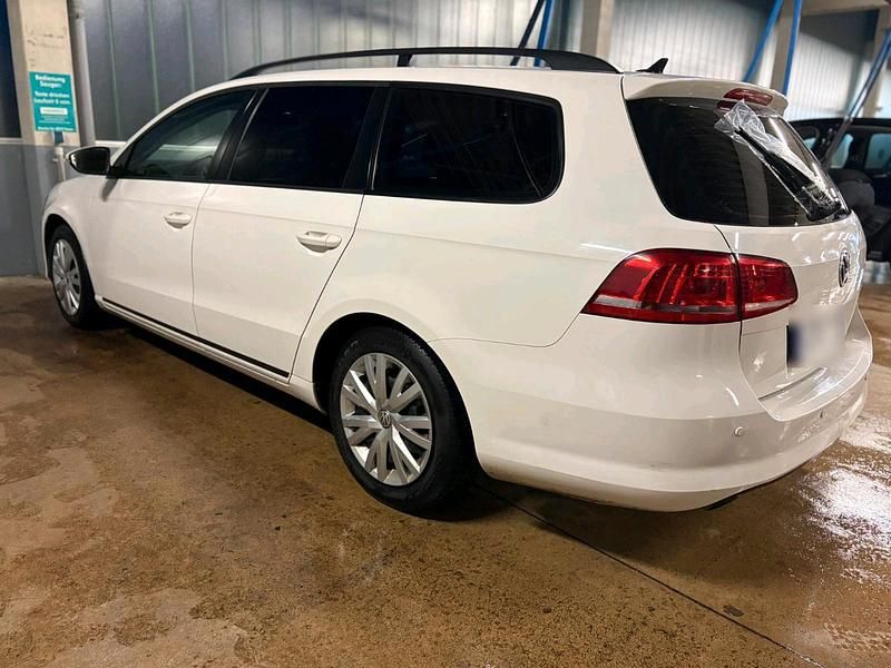 Gebraucht VW Passat 105 PS (77 kW) 2014 Weiß Kombi