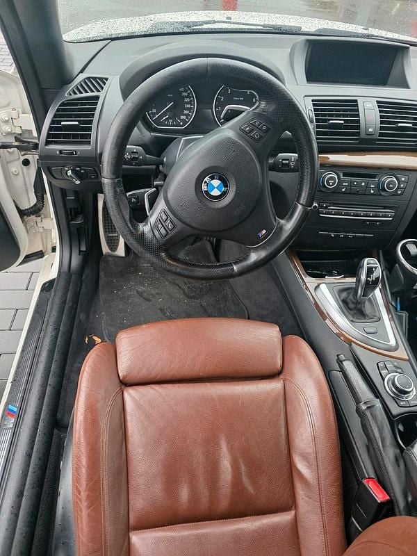 Gebraucht BMW 135 Cabriolet 305 PS (224 kW) 2011 Weiß Cabrio