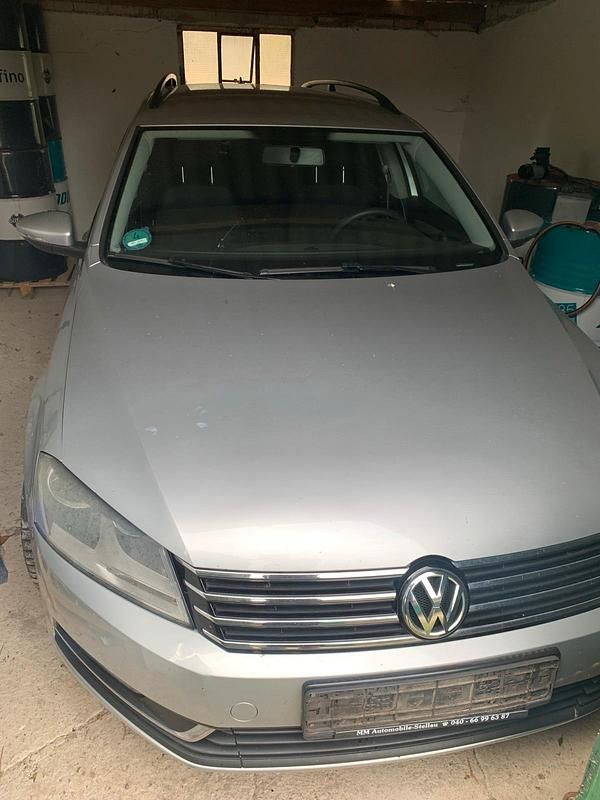 Silber Gebraucht 2012 VW Passat Kombi | 4.950 € (Fairer Preis) - Bild 1/1