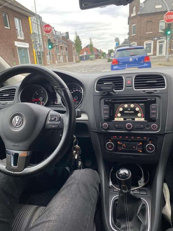 Blau Gebraucht 2013 VW Golf VII Match Limousine | 4.300 € (Superpreis) - Bild 1/4