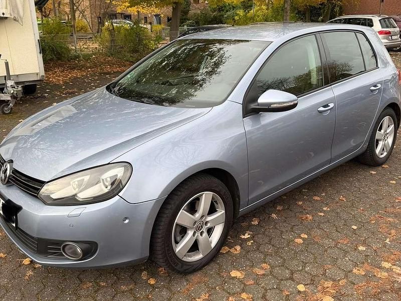 Blau Gebraucht 2010 VW Golf VI Team Limousine | 4.699 € (Guter Preis) - Bild 1/4