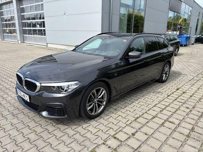 Grau Gebraucht 2020 BMW 530 M Sport Kombi | 33.800 € (Guter Preis) - Bild 1/4