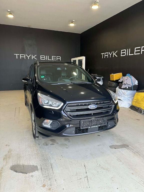 Gebraucht Ford Kuga ST-Line 150 PS (110 kW) 2017 Schwarz SUV