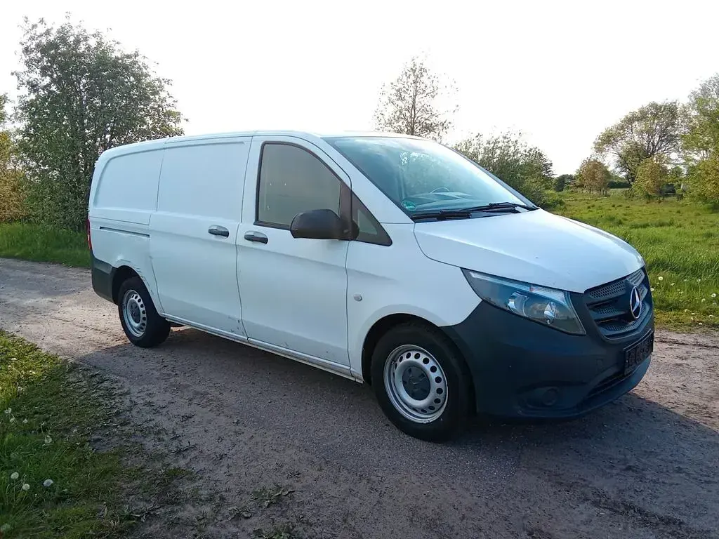 Gebraucht Mercedes Vito 114 PS (83 kW) 2017 Weiß Van