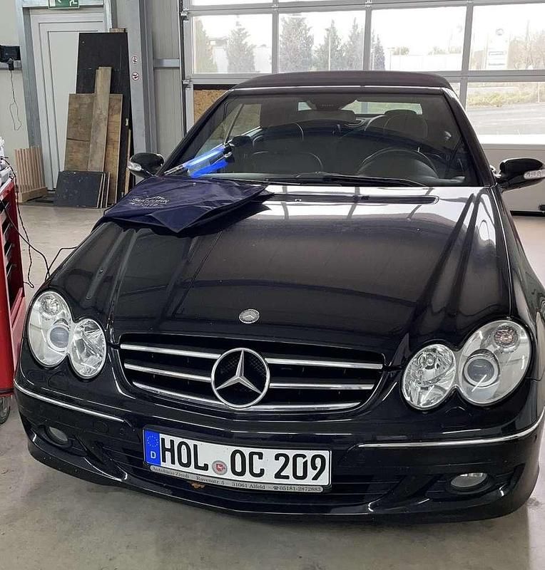 Gebraucht Mercedes CLK200 184 PS (135 kW) 2009 Schwarz Cabrio