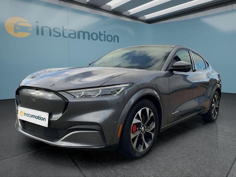 Grau Gebraucht 2021 Ford Mustang Mach-E SUV | 40.299 € (Teuer) - Bild 1/4