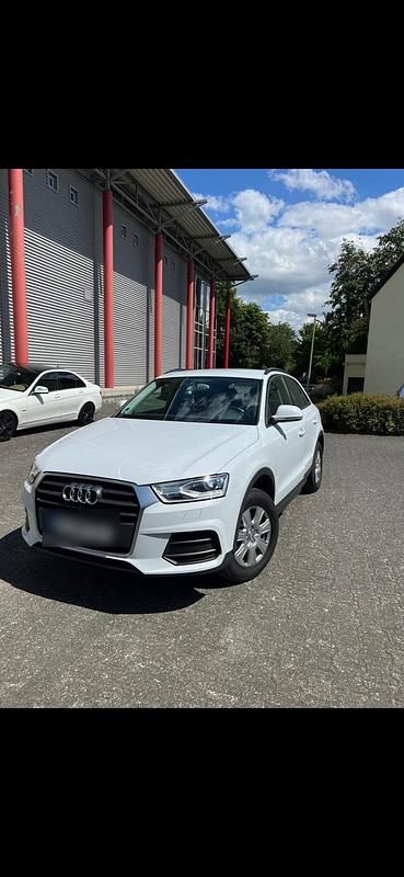 Weiß Gebraucht 2015 Audi Q3 SUV | 16.500 € (Teuer) - Bild 1/4