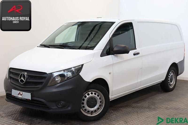 Arktikweiss Gebraucht 2019 Mercedes Vito Van / Kleinbus | 24.880 € (Fairer Preis) - Bild 1/4