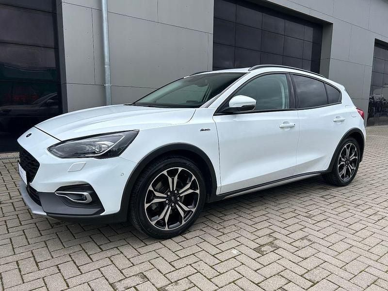 Frozen white Gebraucht 2019 Ford Focus Active X Limousine | 15.990 € (Guter Preis) - Bild 1/4