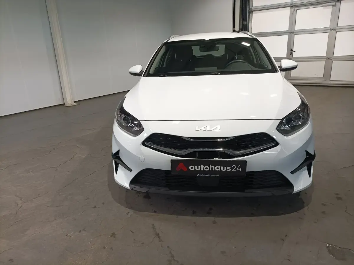 Gebraucht Kia Ceed Vision 136 PS (100 kW) 2024 Weiß Kleinwagen