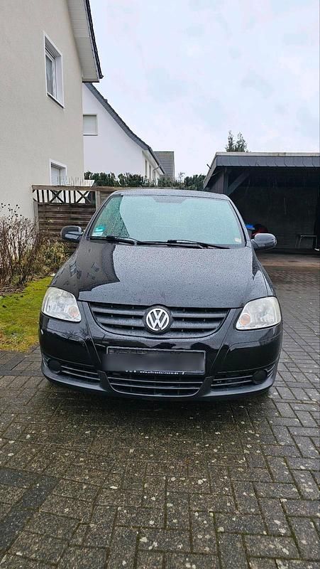Gebraucht VW Fox 55 PS (40 kW) 2009 Schwarz Kleinwagen