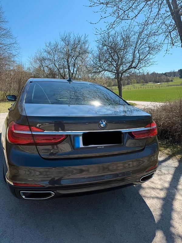 Gebraucht BMW 730 265 PS (194 kW) 2016 Grau Limousine