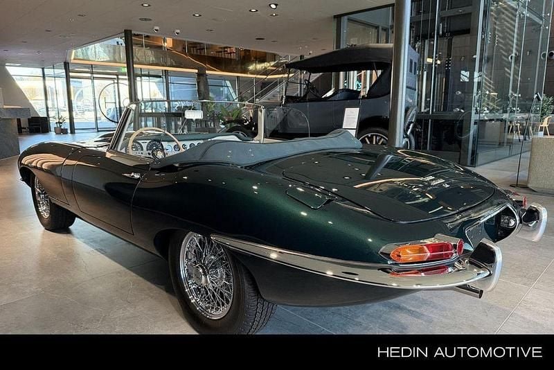 Second-hand Jaguar E-Type 265 CP (194 kW) 1965 Verde Cabrio