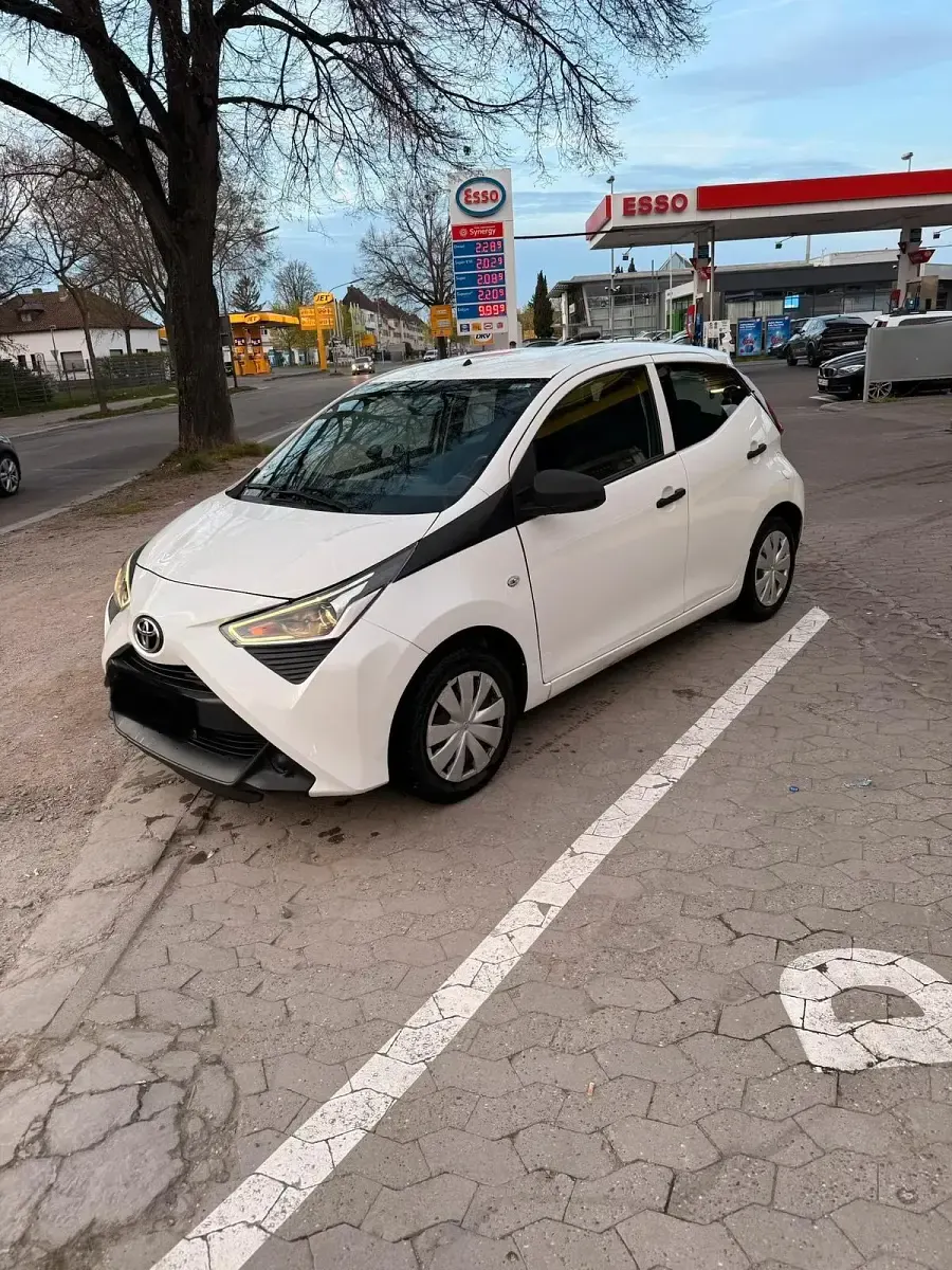 Second-hand Toyota Aygo 75 CP (55 kW) 2019 Gri Hatchback