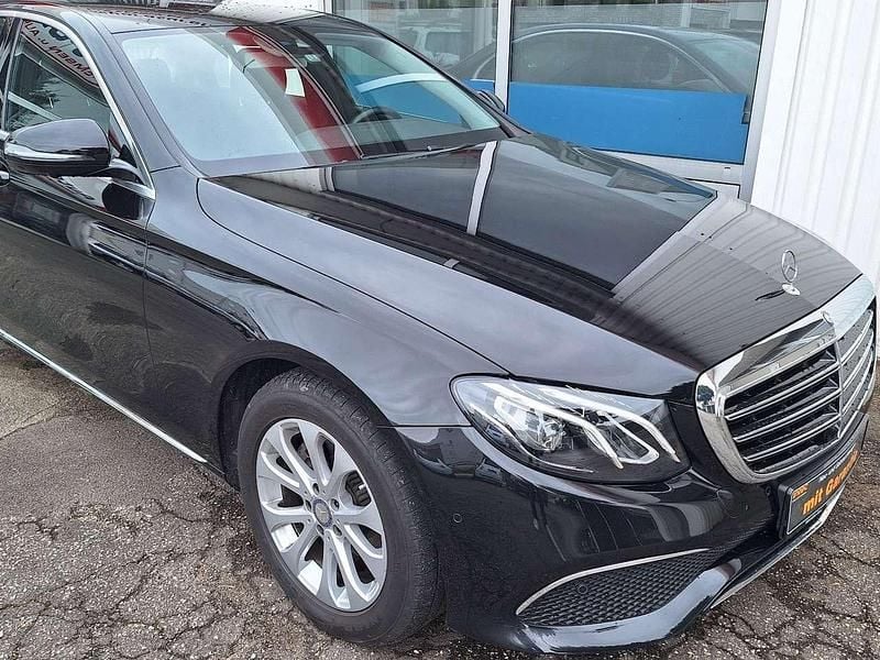 Gebraucht Mercedes E220 194 PS (142 kW) 2016 Schwarz Limousine