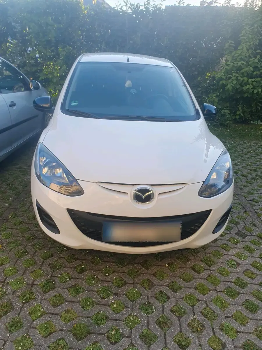Usata Mazda 2 75 CV (55 kW) 2014 Bianco Utilitaria