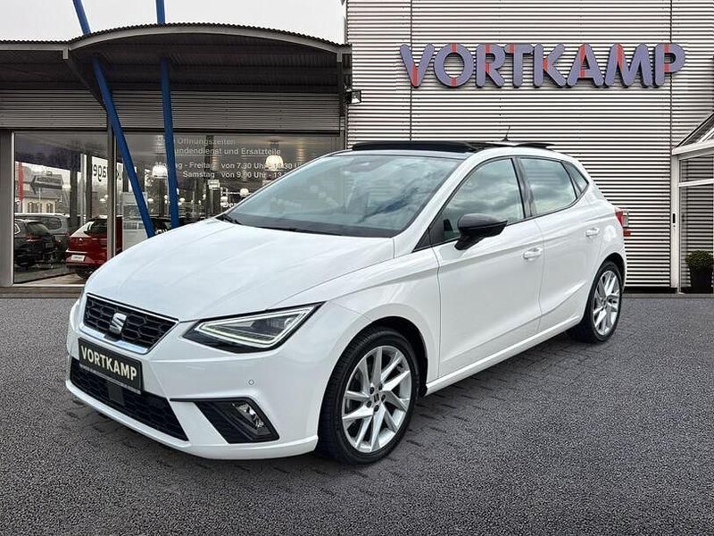 Weiss Gebraucht 2022 Seat Ibiza FR Limousine | 19.480 € (Fairer Preis) - Bild 1/4