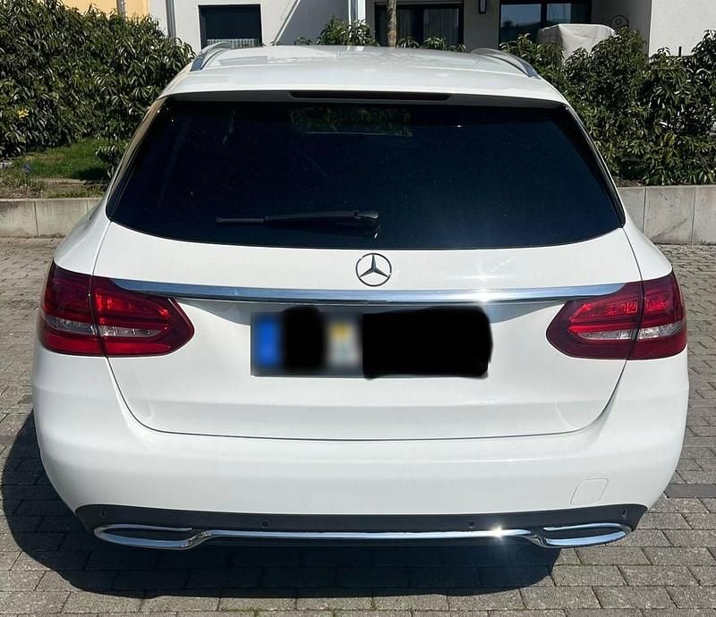Gebraucht Mercedes 220 170 PS (125 kW) 2016 Weiß Kombi