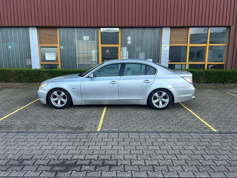 Gebraucht BMW 520 Performance 170 PS (125 kW) 2003 Silber Limousine