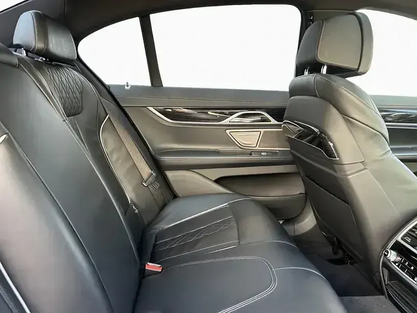 Gebraucht BMW 730 M Sport 286 PS (210 kW) 2021 Mineralweiß (weiß) Limousine