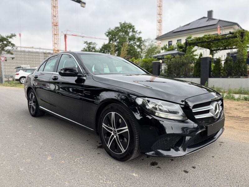 Schwarz Gebraucht 2021 Mercedes C220 Limousine | 18.873 € (Fairer Preis) - Bild 1/4