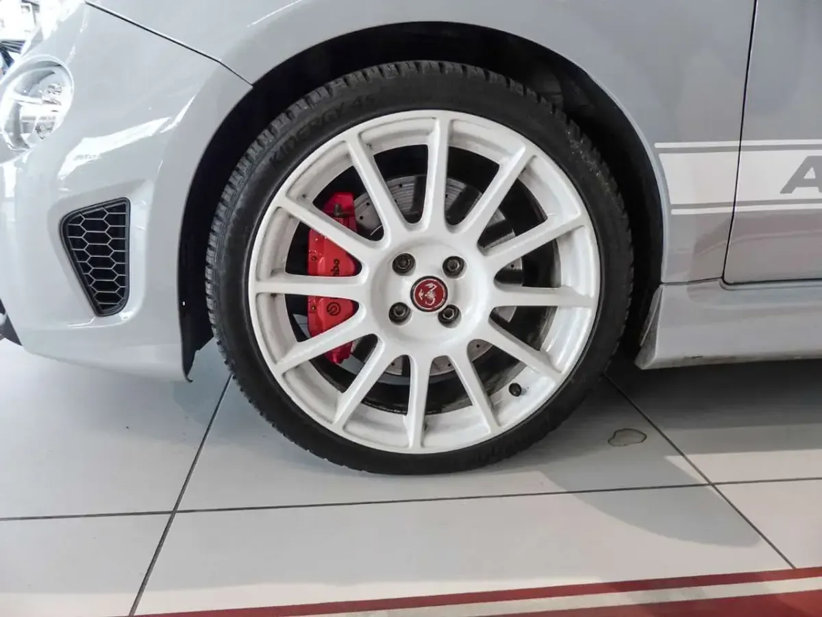 Gebraucht Abarth 595 Esseesse 179 PS (131 kW) 2019 Colore esterno (campovolo grau Limousine