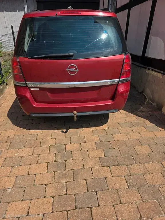 Gebraucht Opel Zafira Cosmo 150 PS (110 kW) 2005 Rot Van / Kleinbus