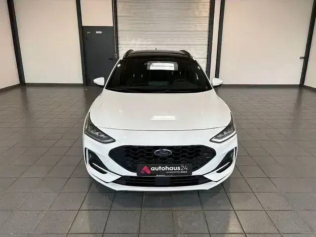 Gebraucht Ford Focus ST-Line 120 PS (88 kW) 2022 Weiß Kombi