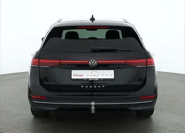 Gebraucht VW Passat 150 PS (110 kW) 2024 Schwarz Kombi