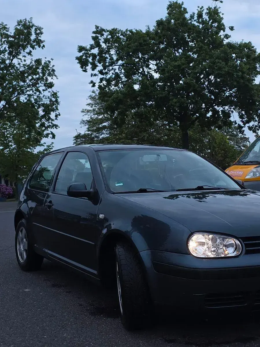 Gebraucht VW Golf IV Basis 105 PS (77 kW) 2002 Grau Limousine