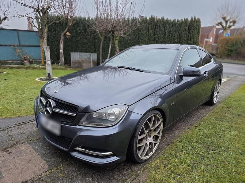 Gebraucht Mercedes C250 204 PS (150 kW) 2012 Grau Coupé