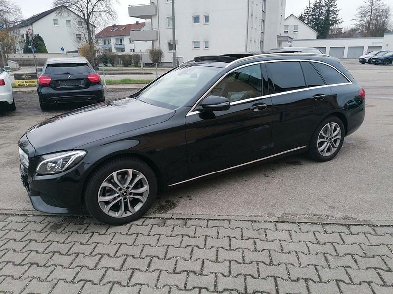 Gebraucht Mercedes C220 170 PS (125 kW) 2017 Schwarz Kombi
