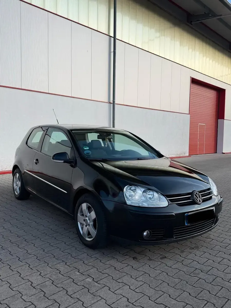 Gebraucht VW Golf VI 75 PS (55 kW) 2008 Schwarz Kleinwagen