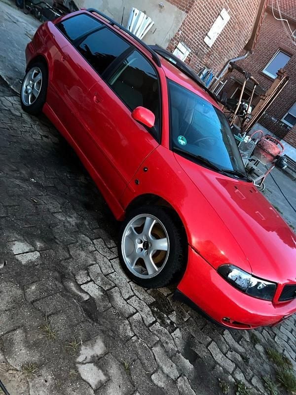 Rot Gebraucht 1998 Audi A4 Kombi | 1.111 € (Superpreis) - Bild 1/4
