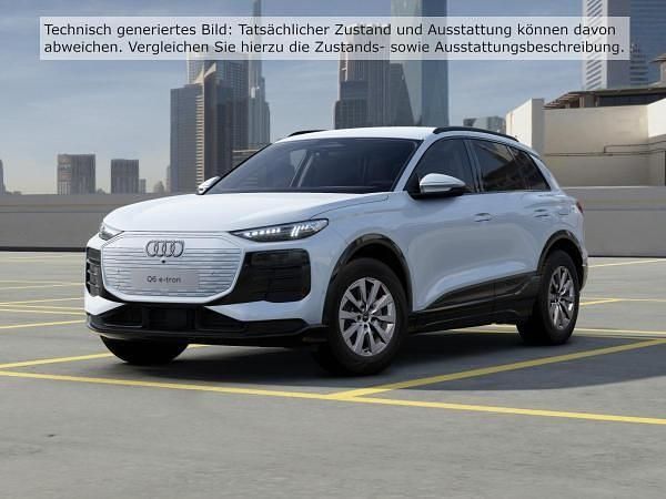Weiß (gletscherweiß metallic) Gebraucht 2025 Audi Q6 e-tron Ambiente SUV | 55.670 € (Fairer Preis) - Bild 1/2
