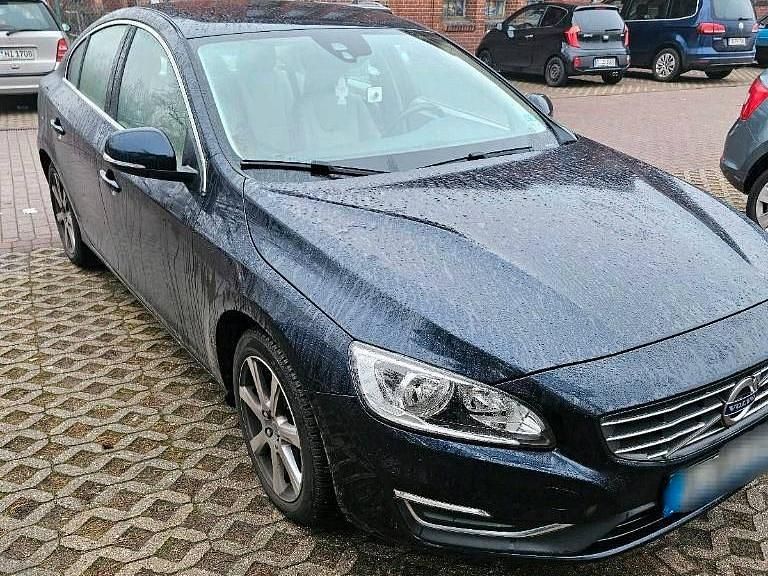 Gebraucht Volvo S60 115 PS (84 kW) 2017 Blau Limousine
