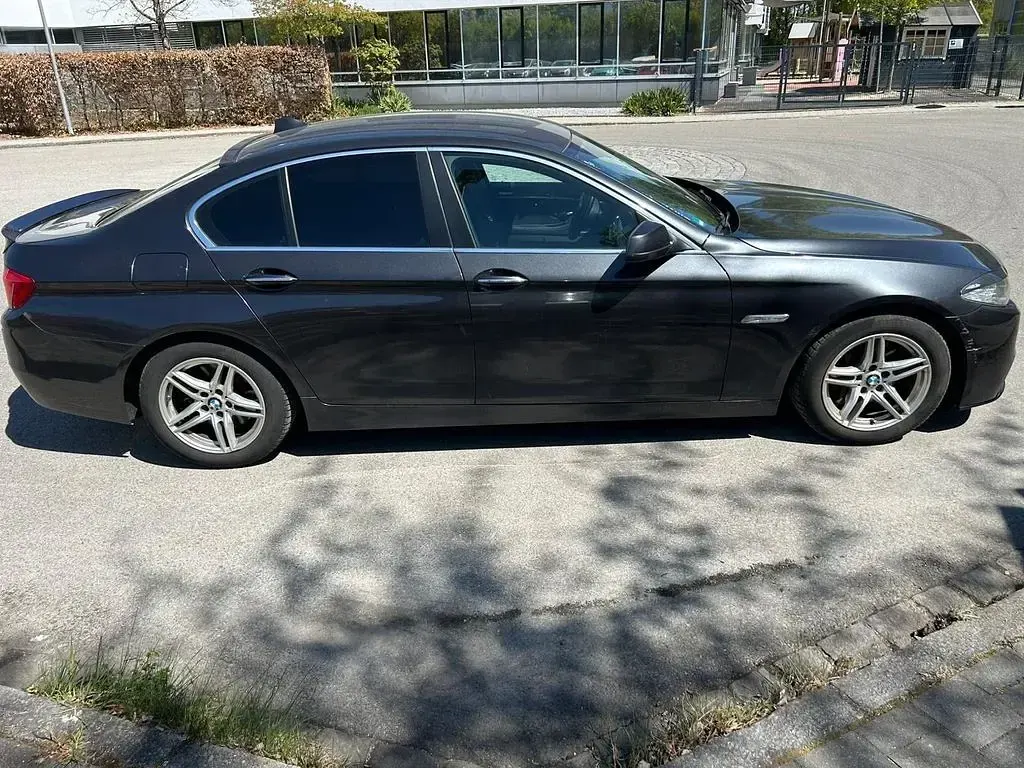 Gebraucht BMW 525 204 PS (150 kW) 2010 Grau Limousine